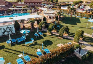 agriturismo-la-sapienza-panoramica-piscina11