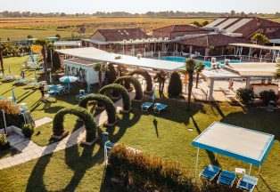 agriturismo-la-sapienza-panoramica-piscina12