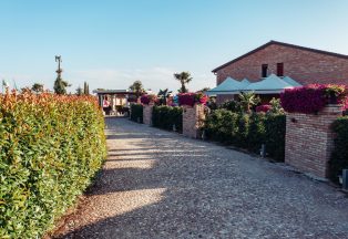 agriturismo-la-sapienza-panoramica-piscina6