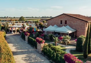 agriturismo-la-sapienza-panoramica-piscina7